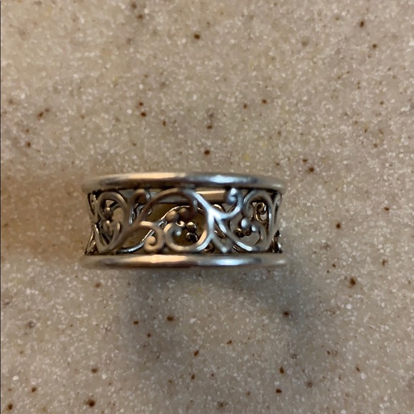 Sterling silver band with pattern design - Picture 3 of 4